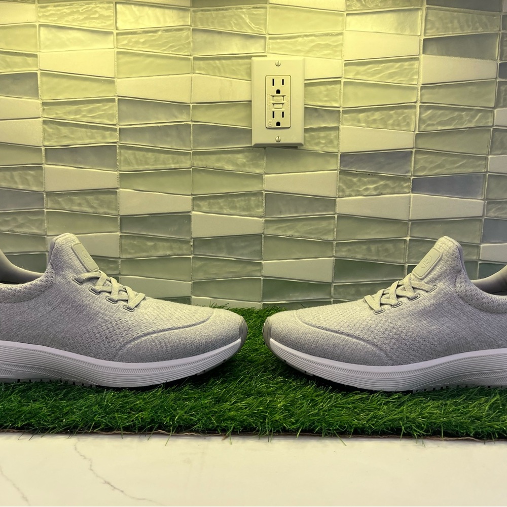 Peter Millar Men's Gray Tellustride Sneakers New without box size 9.5M